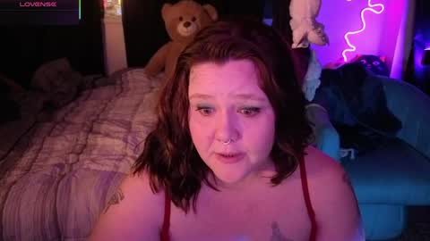 Snapshot of peachynessa chatting on 05-14-26, 09:05 Peachy Nessa online show from 05-14-26, 09:05