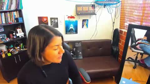 Snapshot of peanut_tangerine chatting on 01-12-25, 06:16 Tangerine Penaut online show from 01-12-25, 06:16