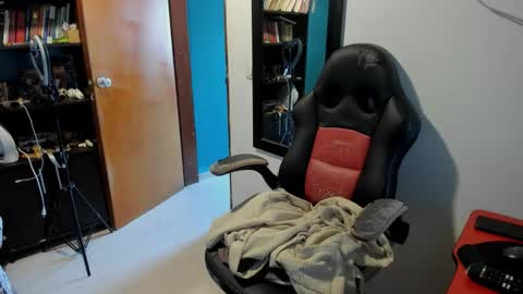 Snapshot of peanut_tangerine chatting on 09-09-25, 06:07 Tangerine Penaut online show from 09-09-25, 06:07