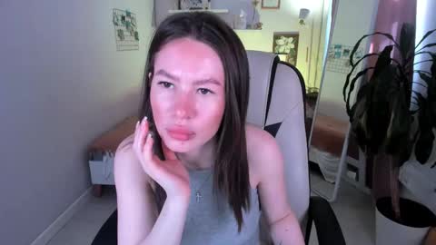 Snapshot of pearl_glow chatting on 04-11-26, 09:13 Cutie Pearl online show from 04-11-26, 09:13