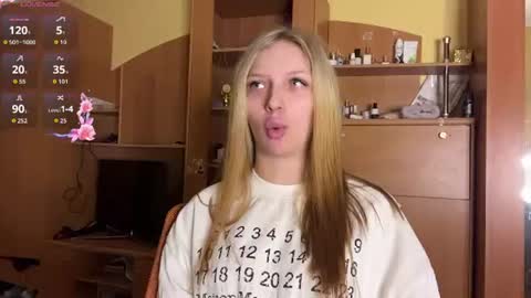 Snapshot of pearlinesilfies chatting on 06-19-26, 04:33 Zlata online show from 06-19-26, 04:33