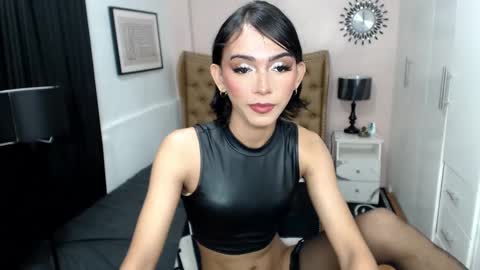 Pearl online show from 02-04-25, 01:23