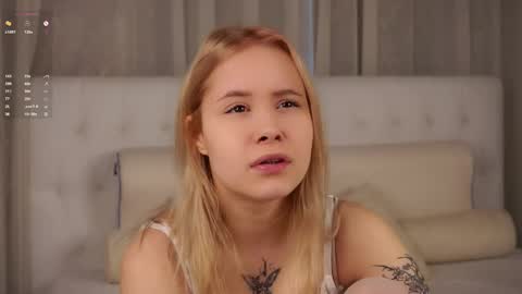 Lily online show from 04-29-26, 01:32