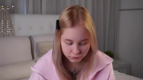 Lily online show from 05-02-26, 01:21