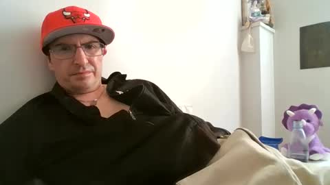 Snapshot of pedro3xxx chatting on 06-04-26, 09:48 pedro3xxx online show from 06-04-26, 09:48