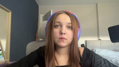 Luna Vale online show from 06-18-26, 02:43