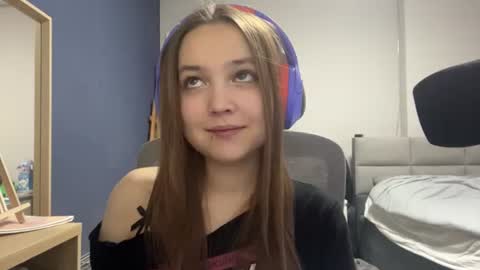 Luna Vale online show from 07-10-26, 10:12