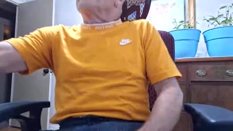 Snapshot of peepingmale chatting on 12-15-24, 04:04 peepingmale online show from 12-15-24, 04:04