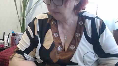 Snapshot of peggysoft chatting on 04-06-26, 07:53 PeggySoft online show from 04-06-26, 07:53