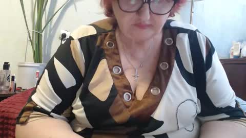 Snapshot of peggysoft chatting on 04-12-26, 02:11 PeggySoft online show from 04-12-26, 02:11