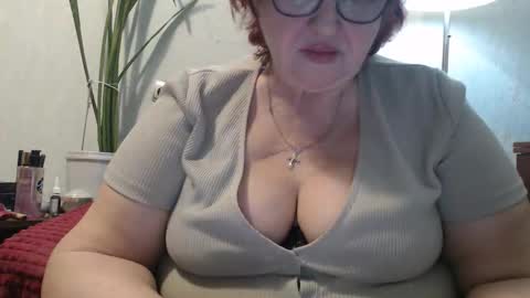 Snapshot of peggysoft chatting on 04-22-26, 11:39 PeggySoft online show from 04-22-26, 11:39
