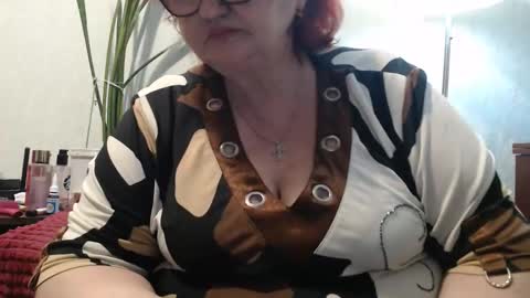 Snapshot of peggysoft chatting on 05-04-26, 05:42 PeggySoft online show from 05-04-26, 05:42