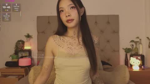 Snapshot of peisinoe_____ chatting on 04-12-26, 01:10 Kris online show from 04-12-26, 01:10