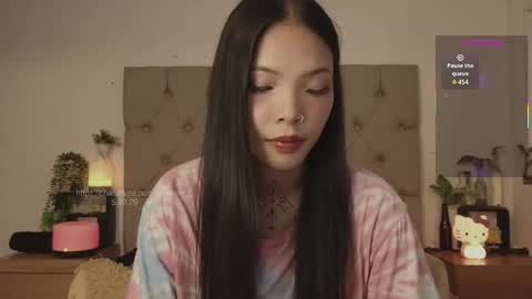 Snapshot of peisinoe_____ chatting on 05-23-26, 12:05 Kris online show from 05-23-26, 12:05