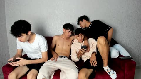 Snapshot of pelusos_mens chatting on 01-15-25, 08:16 CAIN-19 ALLEN-18 RONALD-18 AUSTIN-18 MOD DANTE online show from 01-15-25, 08:16