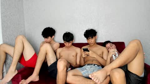 Snapshot of pelusos_mens chatting on 01-30-25, 11:45 CAIN-19 ALLEN-18 RONALD-18 AUSTIN-18 MOD DANTE online show from 01-30-25, 11:45