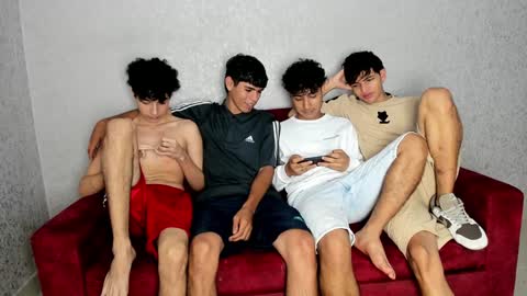 Snapshot of pelusos_mens chatting on 02-03-25, 08:13 CAIN-19 ALLEN-18 RONALD-18 AUSTIN-18 MOD DANTE online show from 02-03-25, 08:13