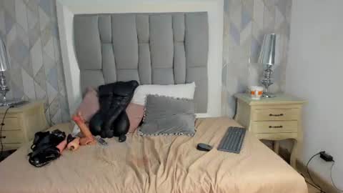  Penelope  online show from 06-25-26, 05:12
