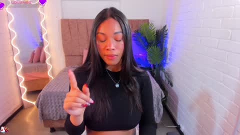 Snapshot of penelope_tay chatting on 12-19-24, 03:40 penelope online show from 12-19-24, 03:40