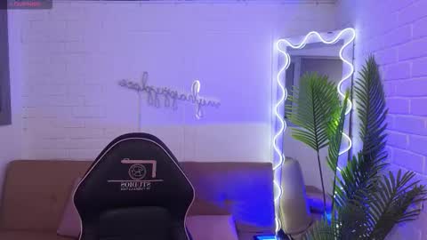 penelope online show from 10-09-25, 03:37