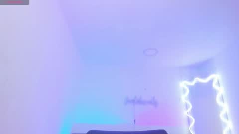 penelope online show from 10-15-25, 04:01