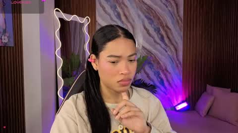 Snapshot of penelope_tay chatting on 04-27-26, 03:37 penelope online show from 04-27-26, 03:37