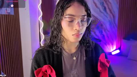 Snapshot of penelope_tay chatting on 05-03-26, 03:12 penelope online show from 05-03-26, 03:12