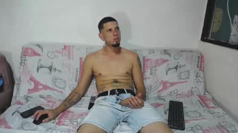 Snapshot of penelopeanddior chatting on 09-11-25, 05:02 independent model online show from 09-11-25, 05:02