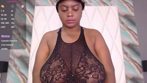 Snapshot of penelopeboobs_ chatting on 10-15-25, 06:52 online show from 10-15-25, 06:52