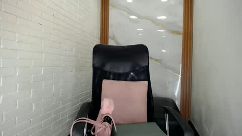 Snapshot of penelopee_rouse chatting on 09-26-25, 08:02 Penelopee Rouse online show from 09-26-25, 08:02