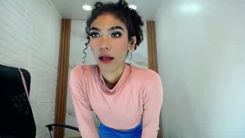 Snapshot of penelopee_rouse chatting on 10-08-25, 09:34 Penelopee Rouse online show from 10-08-25, 09:34