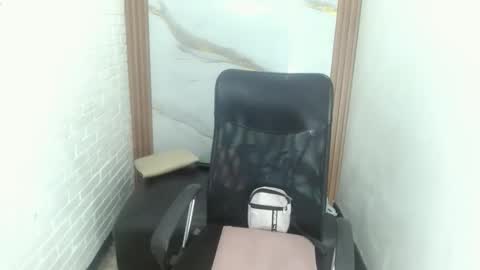 Snapshot of penelopee_rouse chatting on 10-13-25, 07:36 Penelopee Rouse online show from 10-13-25, 07:36