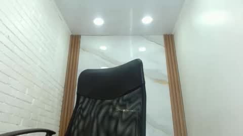 Snapshot of penelopee_rouse chatting on 10-14-25, 10:32 Penelopee Rouse online show from 10-14-25, 10:32