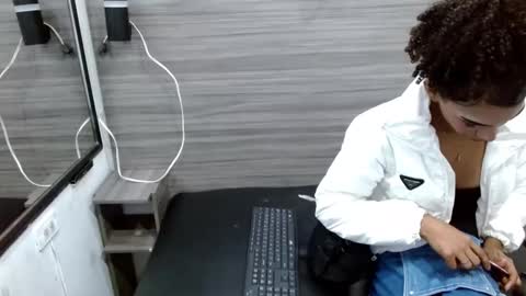 Penelopee Rouse online show from 12-01-25, 07:52