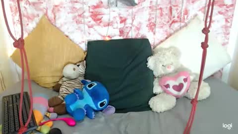 Snapshot of penelopeheart3 chatting on 10-23-25, 04:17 penelopeheart3 online show from 10-23-25, 04:17