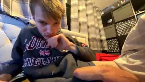 Penguin online show from 12-14-25, 07:07