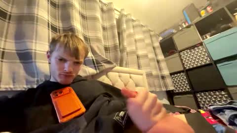 Penguin online show from 12-19-25, 12:28