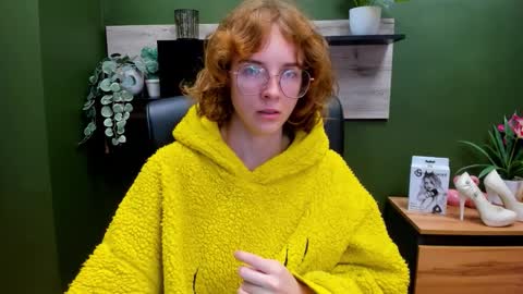 Snapshot of penny_lust chatting on 10-17-25, 05:32 Penny online show from 10-17-25, 05:32