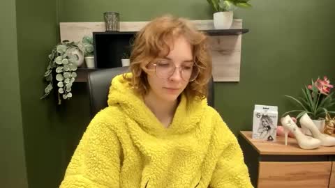 Snapshot of penny_lust chatting on 10-21-25, 06:25 Penny online show from 10-21-25, 06:25