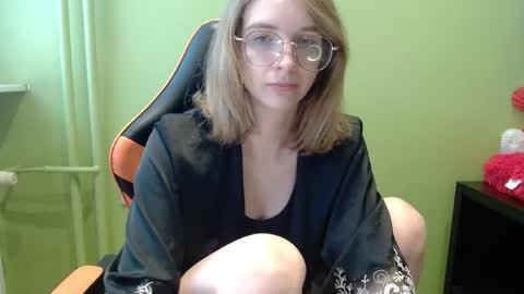 Snapshot of penny_lust chatting on 04-19-26, 08:24 Penny online show from 04-19-26, 08:24