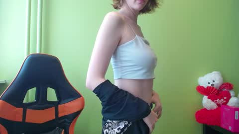 Snapshot of penny_lust chatting on 04-30-26, 06:42 Penny online show from 04-30-26, 06:42