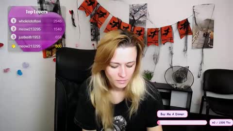 Mia online show from 11-01-25, 02:57