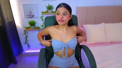 pequitasmedusa9 online show from 10-06-25, 06:38