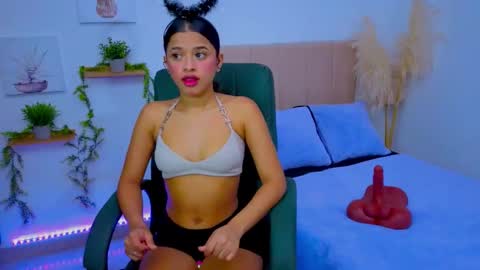 pequitasmedusa9 online show from 10-17-25, 06:32