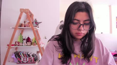 Sarah Ana Banana online show from 12-31-24, 01:08