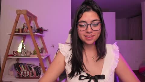 Sarah Ana Banana online show from 01-14-25, 01:04