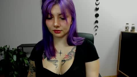 Gabbie online show from 12-18-24, 03:11