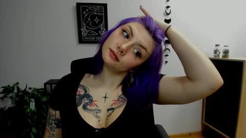 Gabbie online show from 12-19-24, 07:07