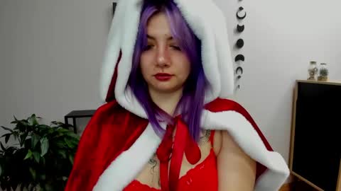 Gabbie online show from 12-23-24, 03:12