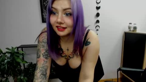 Gabbie online show from 01-06-25, 02:47